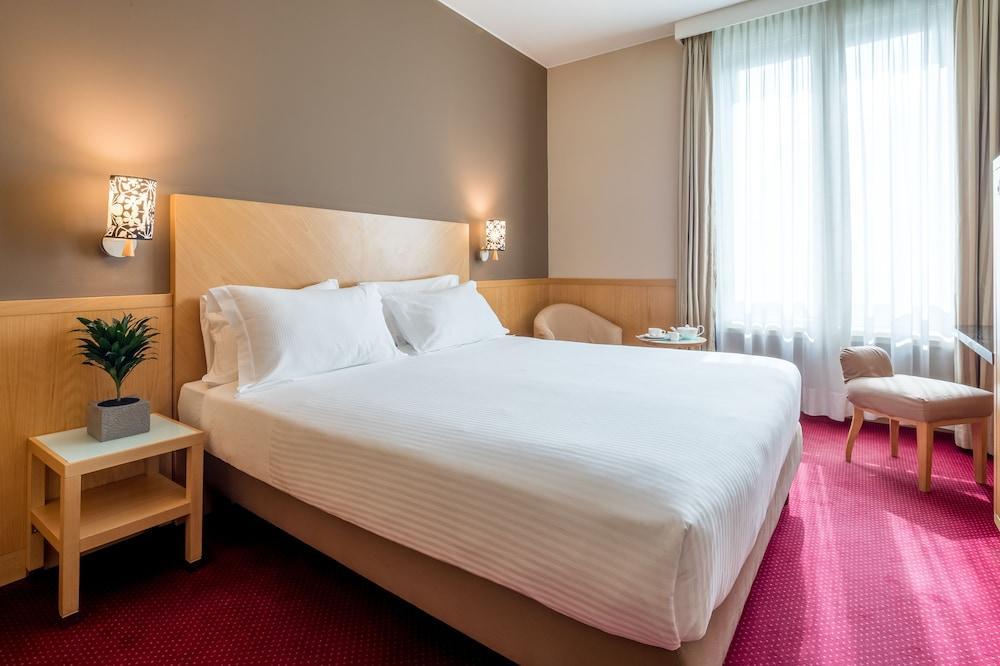 Hotel Tocq Milano Ngoại thất bức ảnh