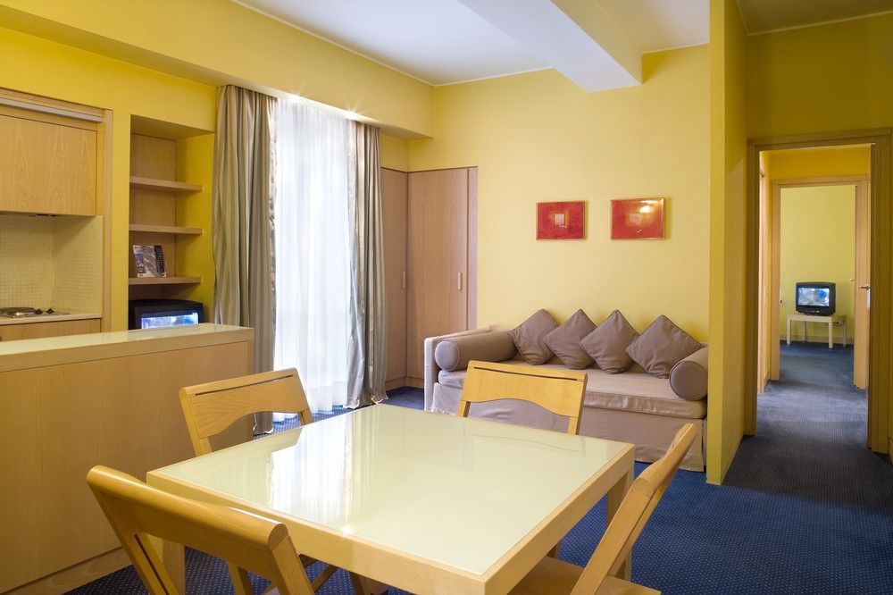 Hotel Tocq Milano Ngoại thất bức ảnh