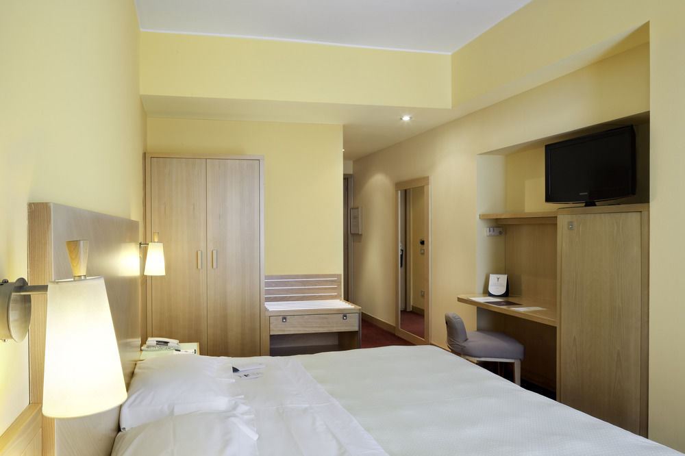 Hotel Tocq Milano Ngoại thất bức ảnh